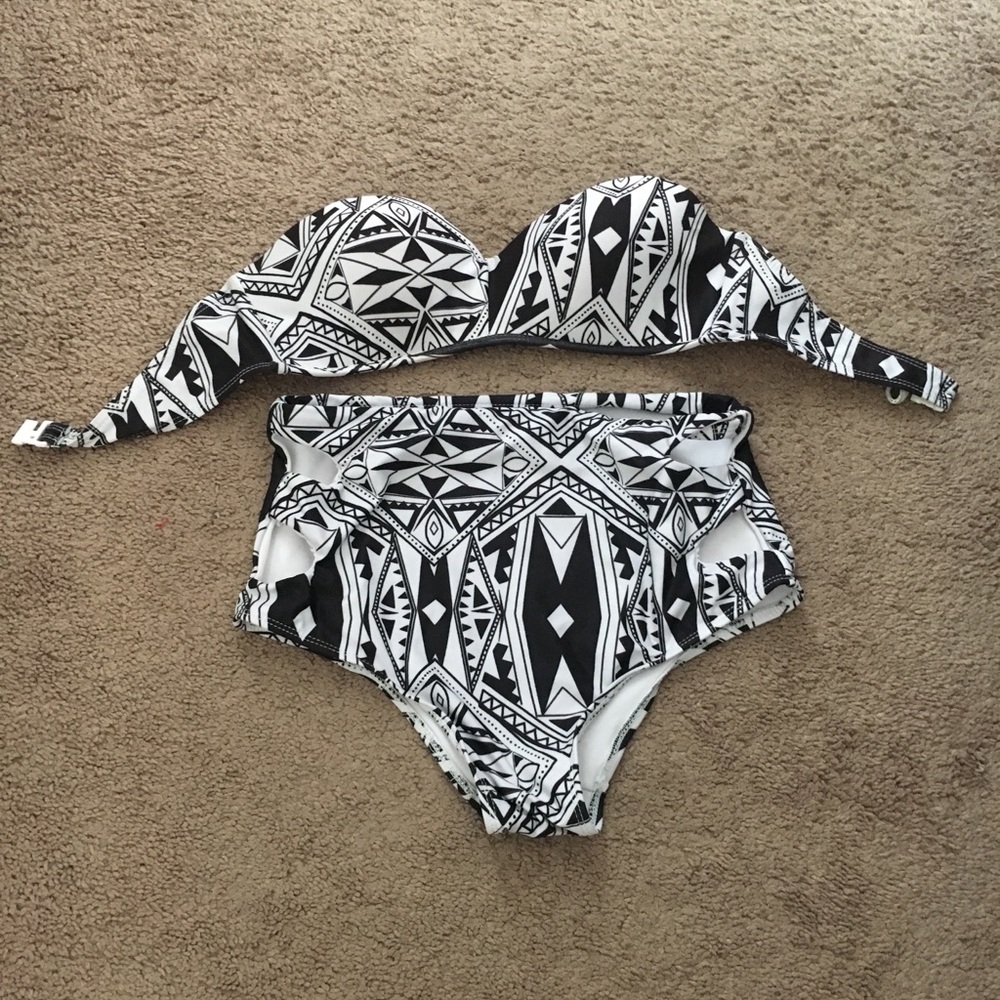 Strapless bathing suit